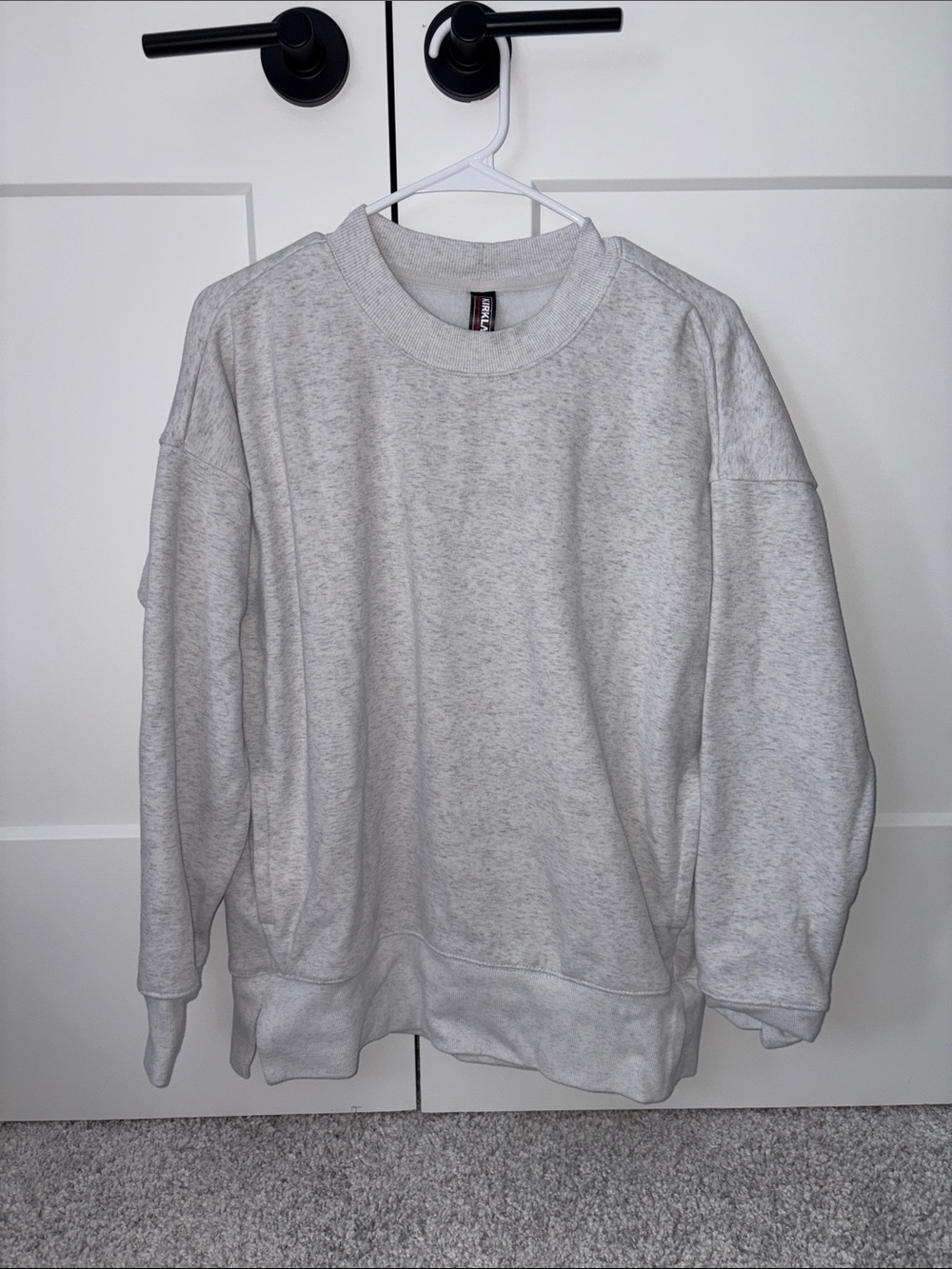 Women’s Oversized Crewneck Sweater - Light Heather Gray